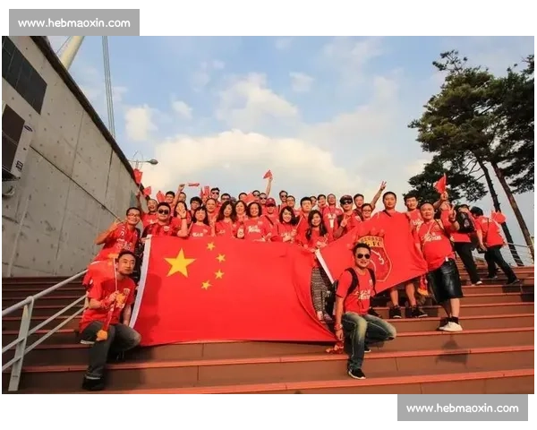 上港足球比赛精彩纷呈，球迷热情高涨，赛场内外上演激烈对决与感动时刻